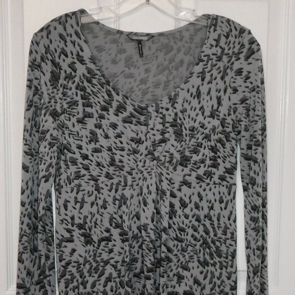 BRAND NEW DAISY FUENTES GRAY & BLACK DRESSIER DRESS SHIRT TOP WOMENS SMALL